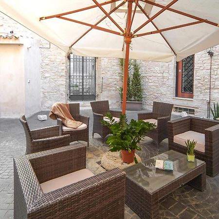 Palazzo Bozzoni Assisi Boutique Apartments Luaran gambar