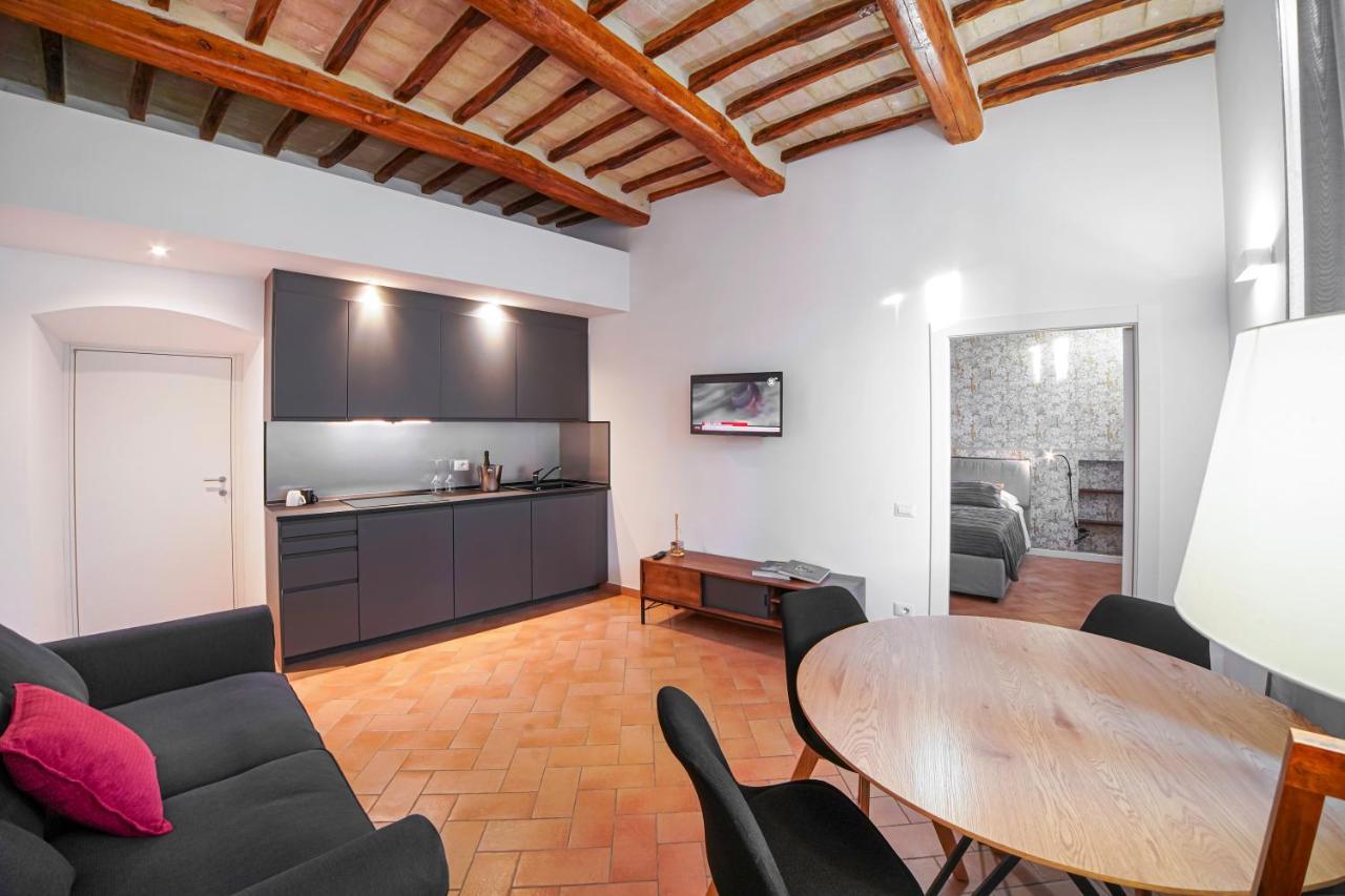 Palazzo Bozzoni Assisi Boutique Apartments Luaran gambar