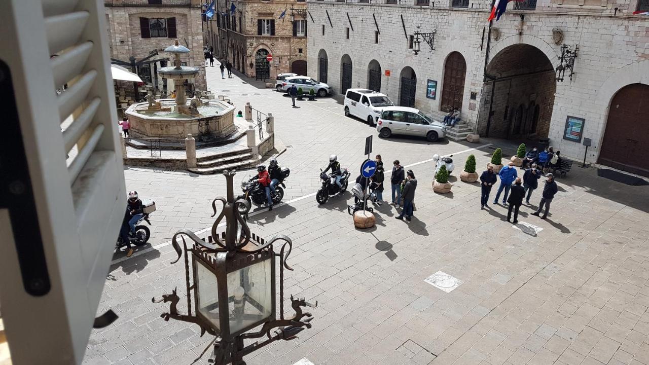 Palazzo Bozzoni Assisi Boutique Apartments Luaran gambar