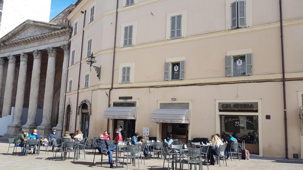 Palazzo Bozzoni Assisi Boutique Apartments Luaran gambar