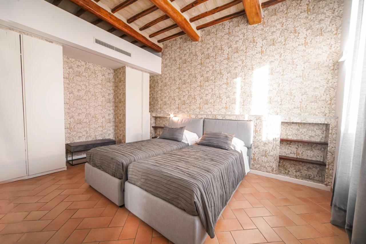 Palazzo Bozzoni Assisi Boutique Apartments Luaran gambar