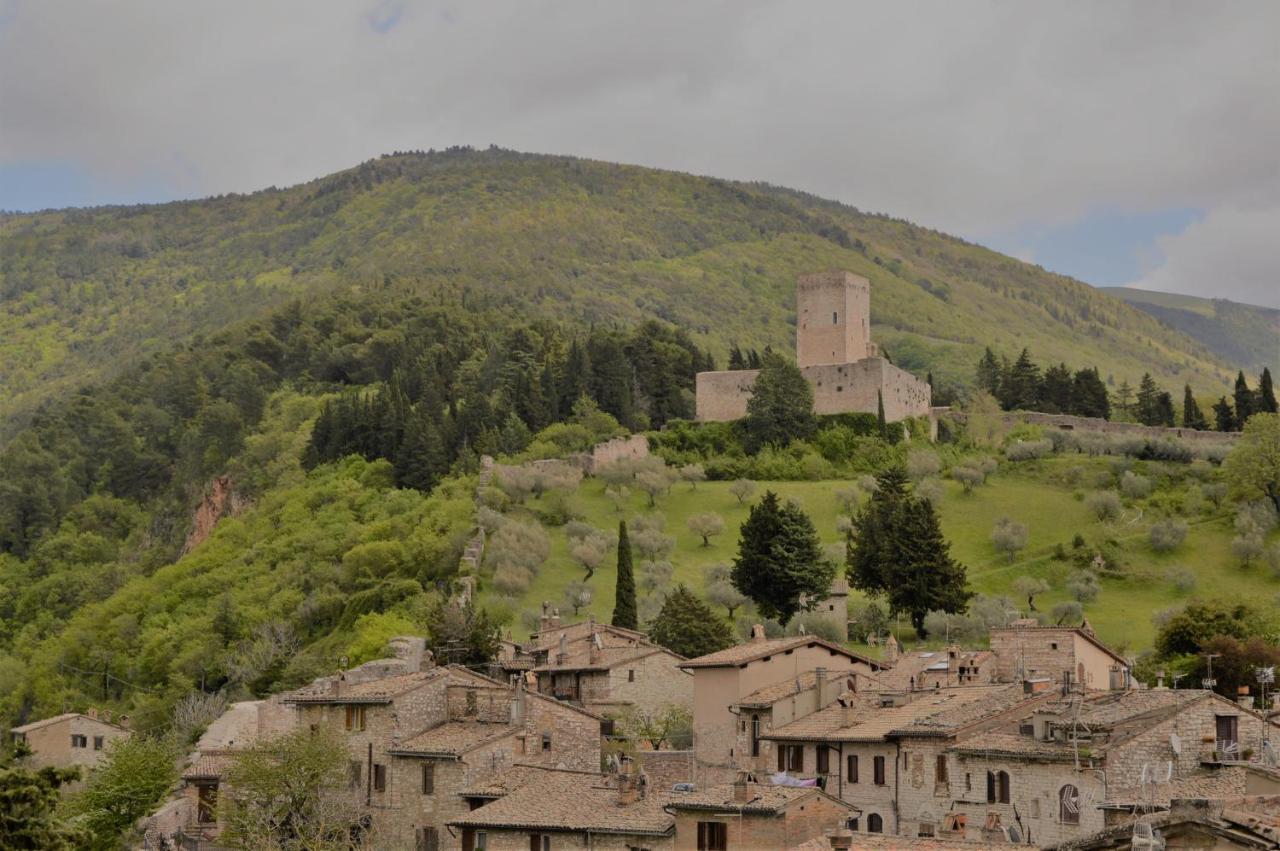 Palazzo Bozzoni Assisi Boutique Apartments Luaran gambar